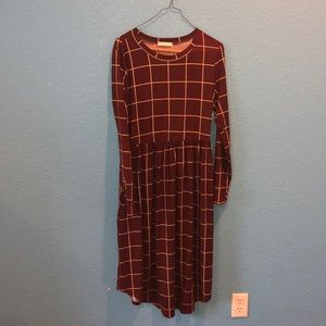 Cute Burgundy Windowpane elastic Waist Dress!
